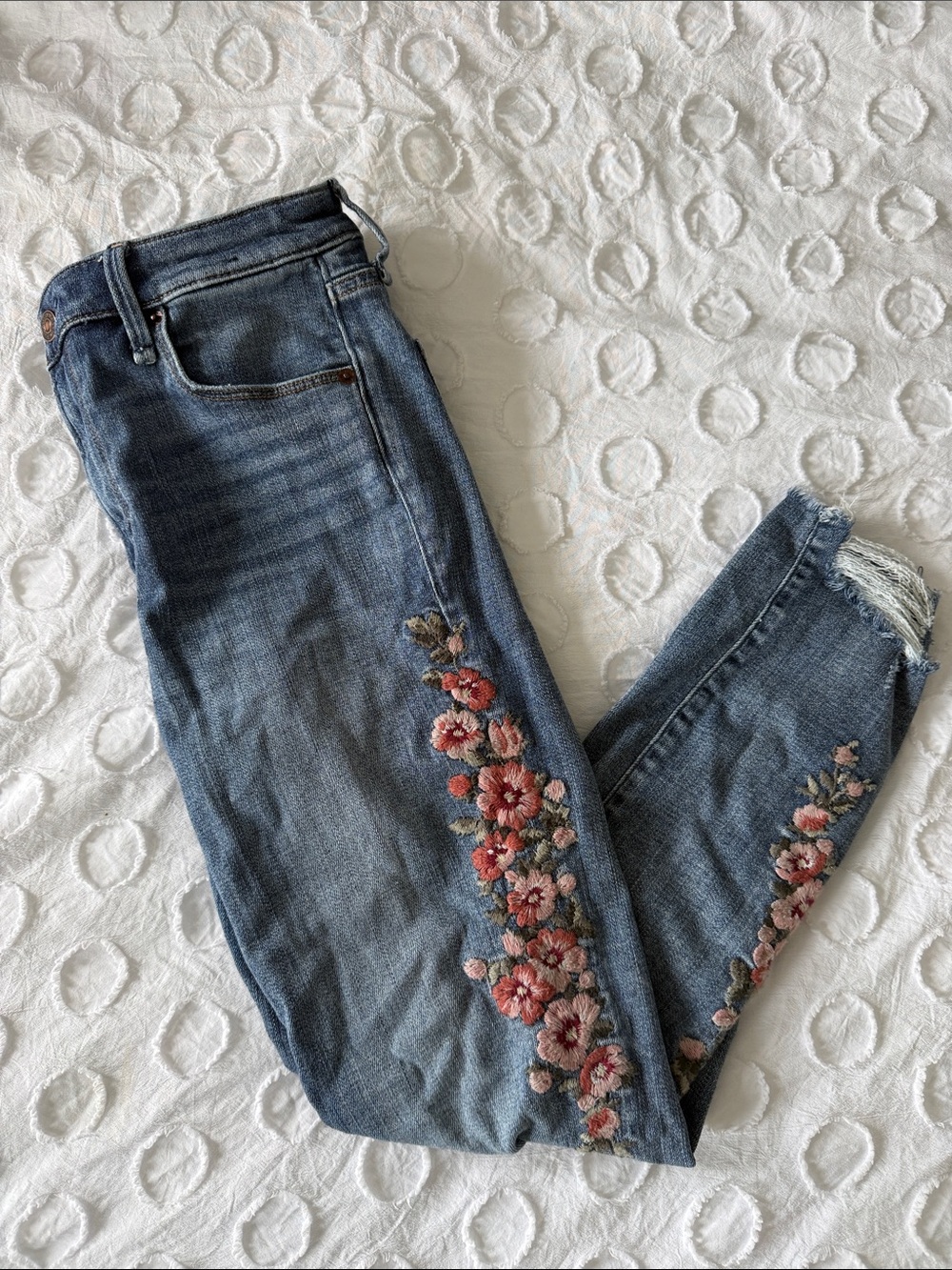 Abercrombie & Fitch Medium Blue Skinny Ankle Jeans with Floral Embroidery